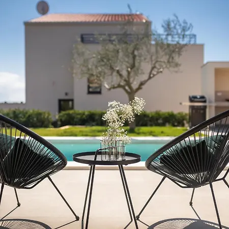 Apartment Family-friendly With Swimming Pool Novigrad - 24585 *
