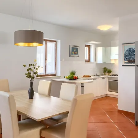 아파트 Family-friendly With Swimming Pool Novigrad - 24585 *