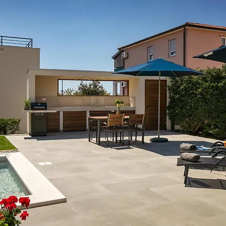 Apartment Family-friendly With Swimming Pool Novigrad - 24585